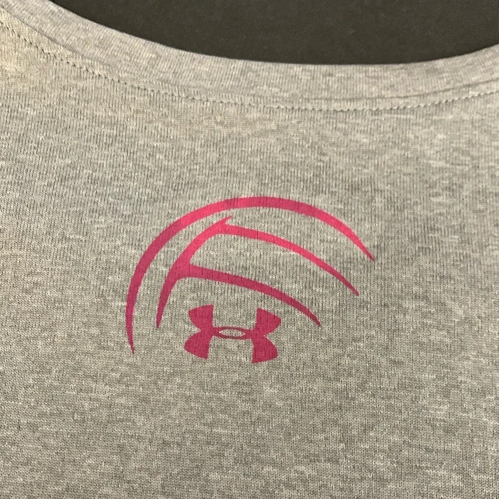 3/$20✨ Under Armour Heat Gear Gray Graphic Short Sleeve Tee - Picture 3 of 8